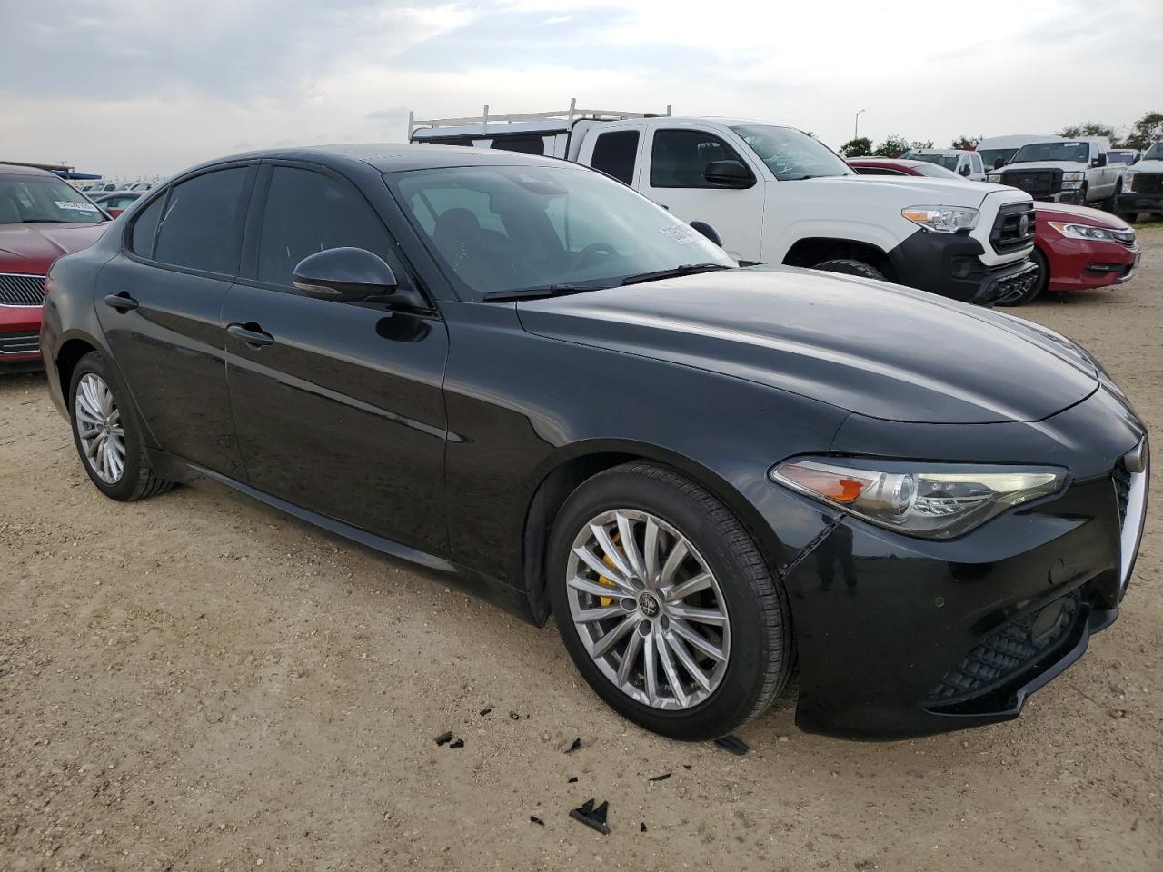2018 Alfa Giulia VIN ZARFAEEN6J7564291 photo 4