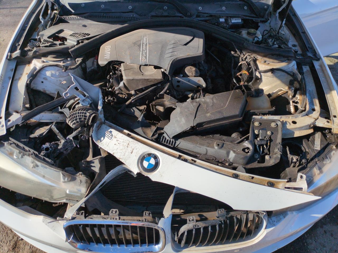 2012 BMW 3 series VIN WBA3A5G5XCNP17664 photo 11