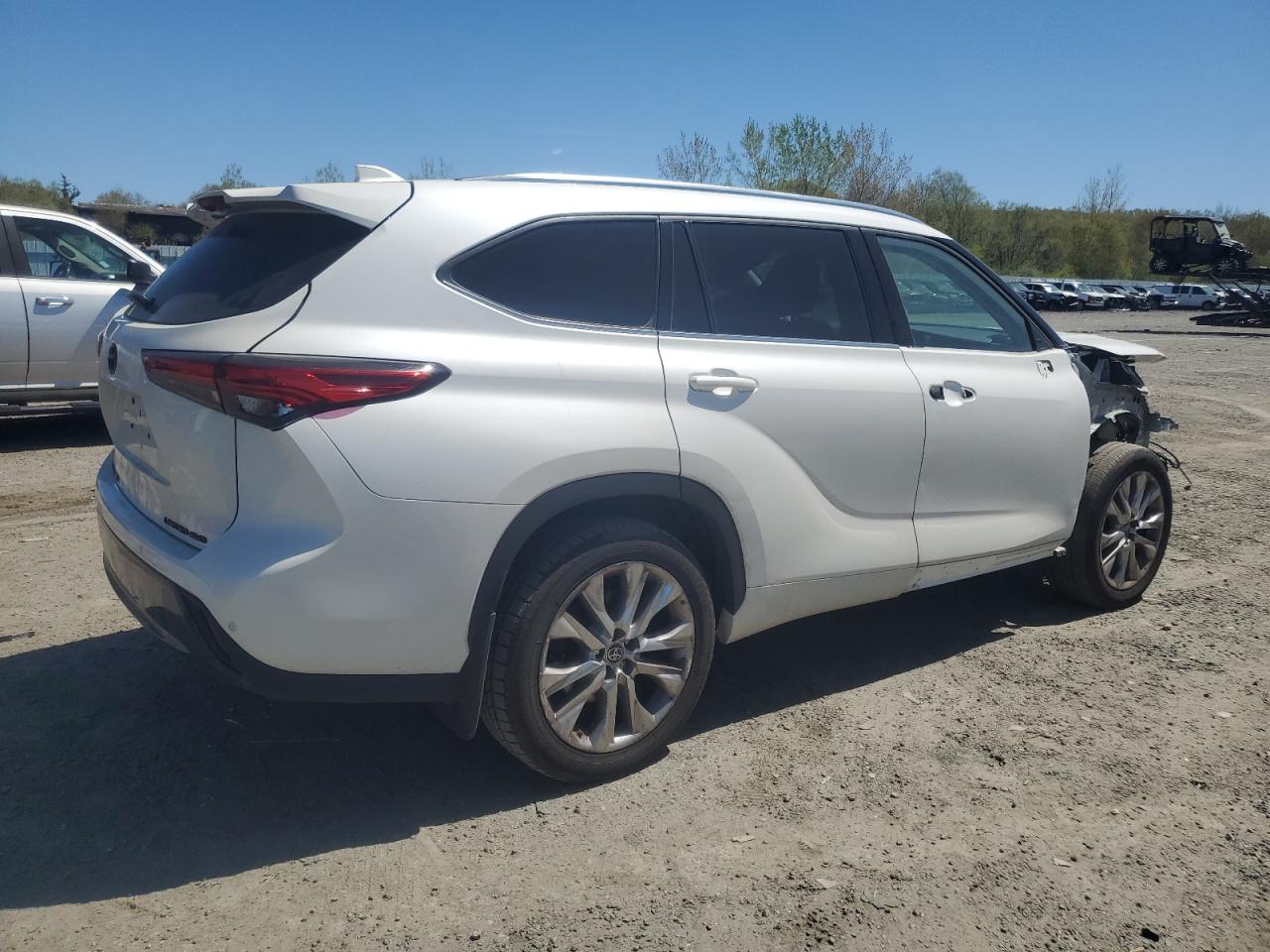2020 Toyota Highlander VIN 5TDDZRBH7LS029656 photo 3