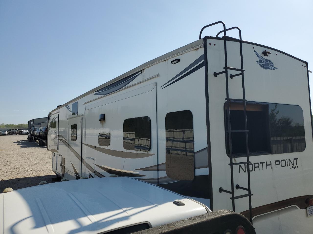 2022 JAYCO North poin VIN 1UJCJ0BVXN1LL0880 photo 3