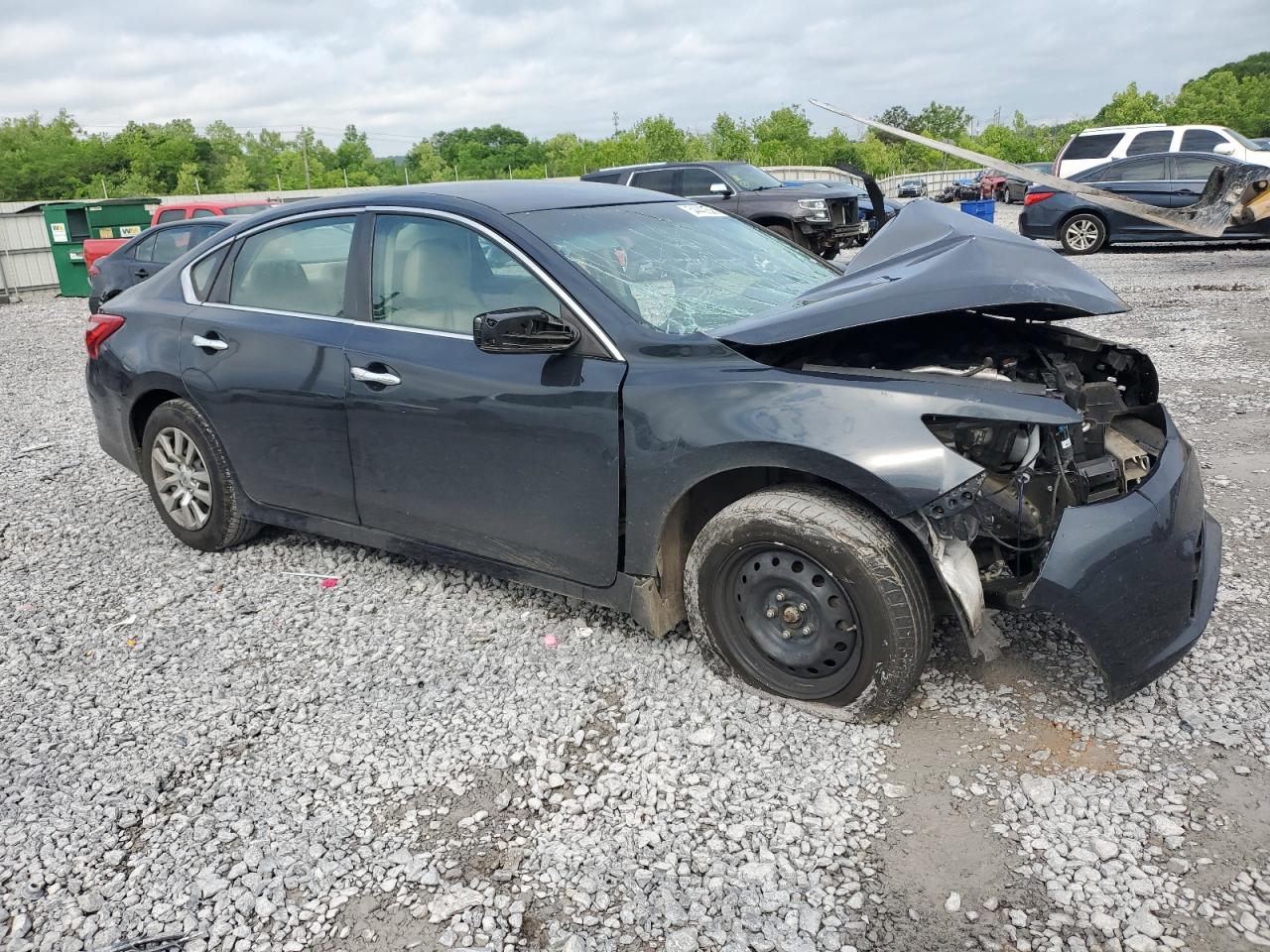 2017 Nissan Altima VIN 1N4AL3AP2HC110329 photo 4