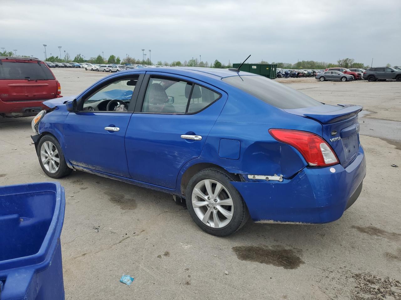 2015 Niss Versa VIN 3N1CN7AP4FL886051 photo 2