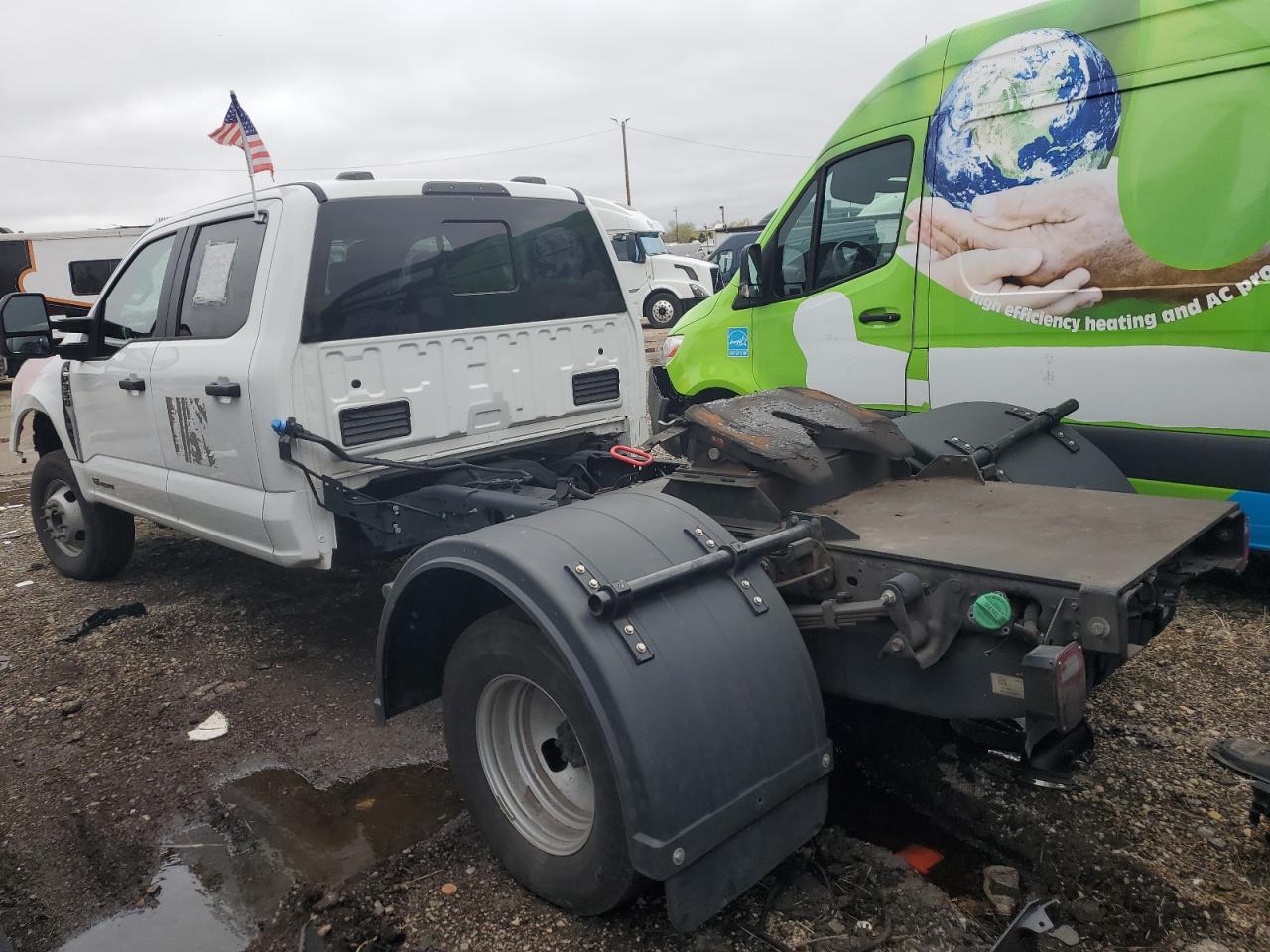 2023 Ford F350 VIN 1FD8W3HT2PEE01379 photo 2