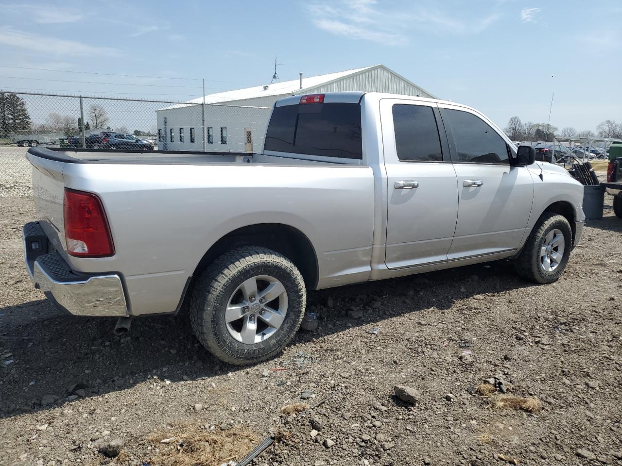 2017 RAM 1500 slt VIN 1C6RR7GG7HS742685 photo 3