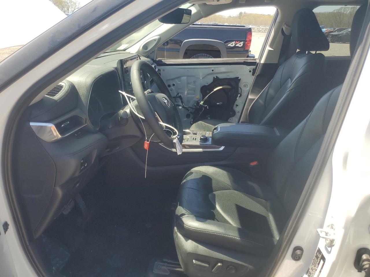 2020 Toyota Highlander VIN 5TDDZRBH7LS029656 photo 7