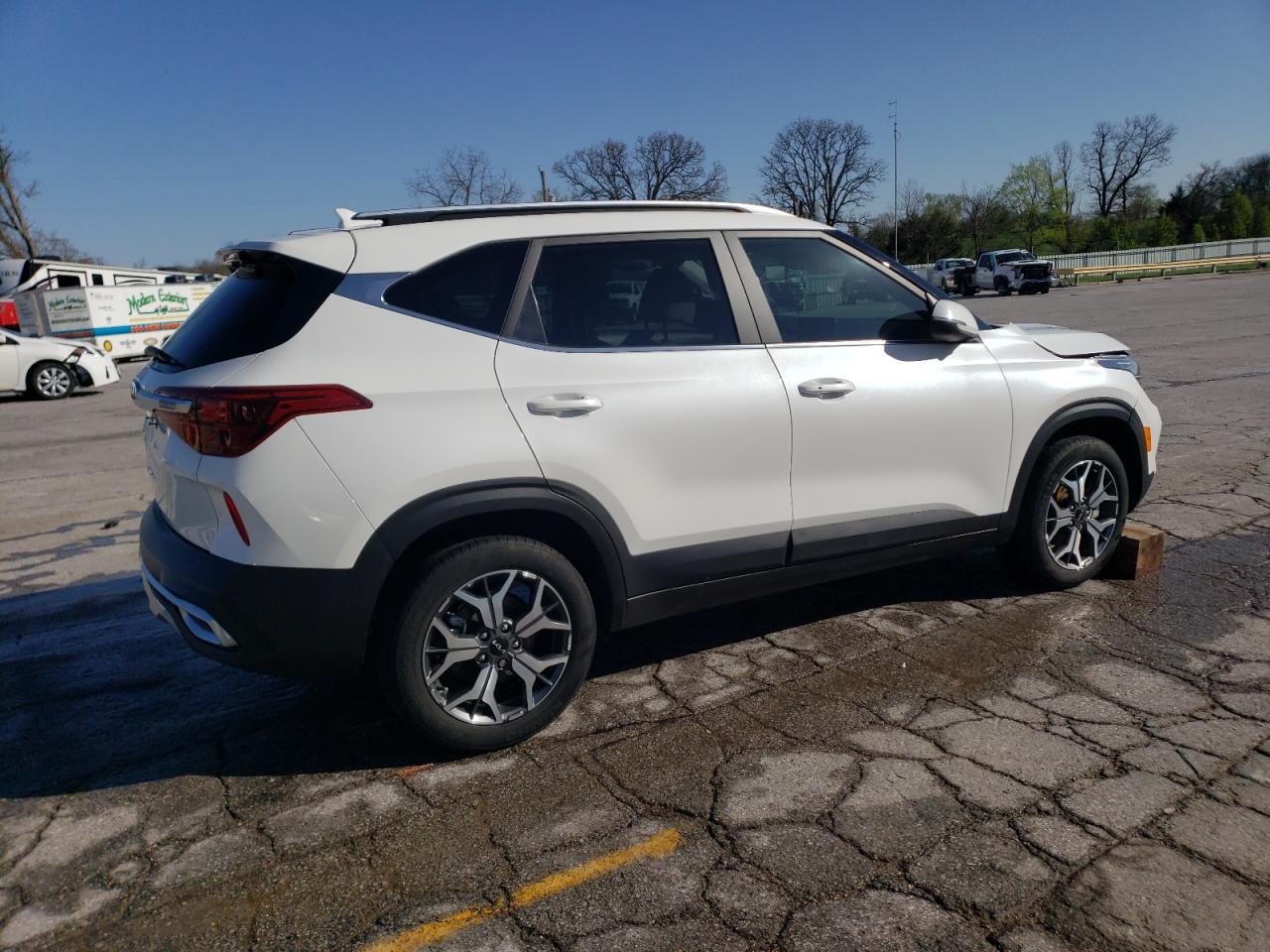 2023 Kia Seltos VIN KNDERCAA6P7467512 photo 3