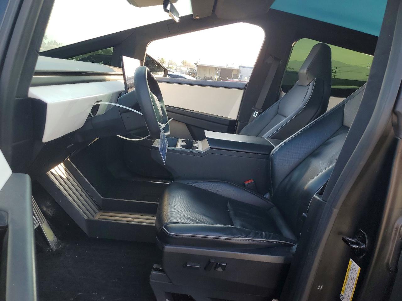 2024 Tesla Cybertruck VIN 7G2CEHED1RA005287 photo 7
