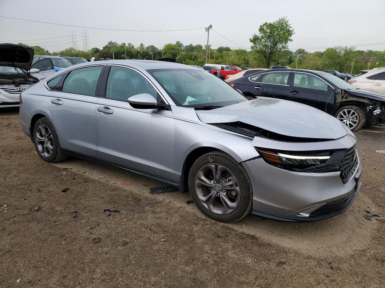 2024 Honda Accord VIN 1HGCY1F39RA028109 photo 4