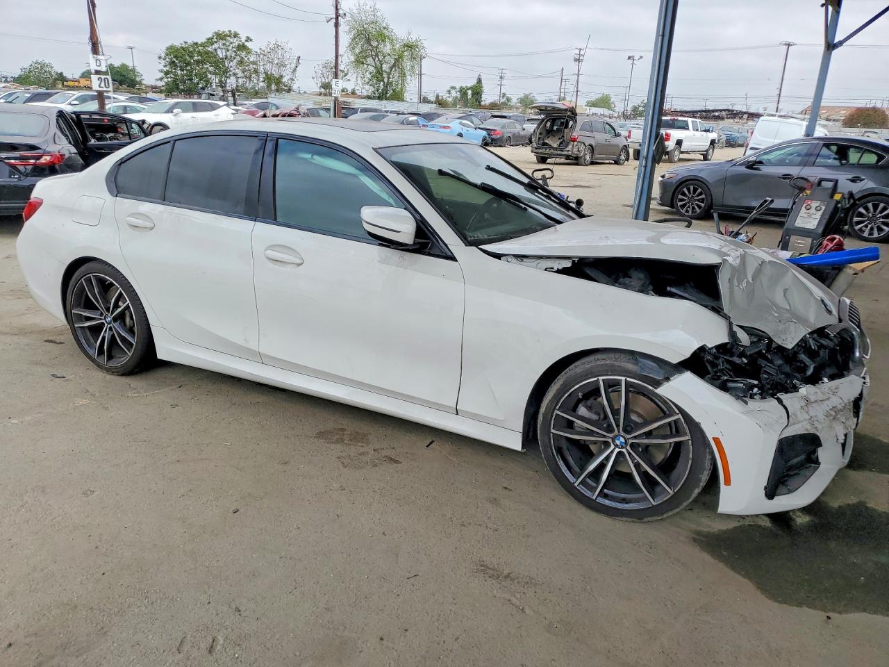 2019 BMW 3 series VIN WBA5R1C55KAK06711 photo 4