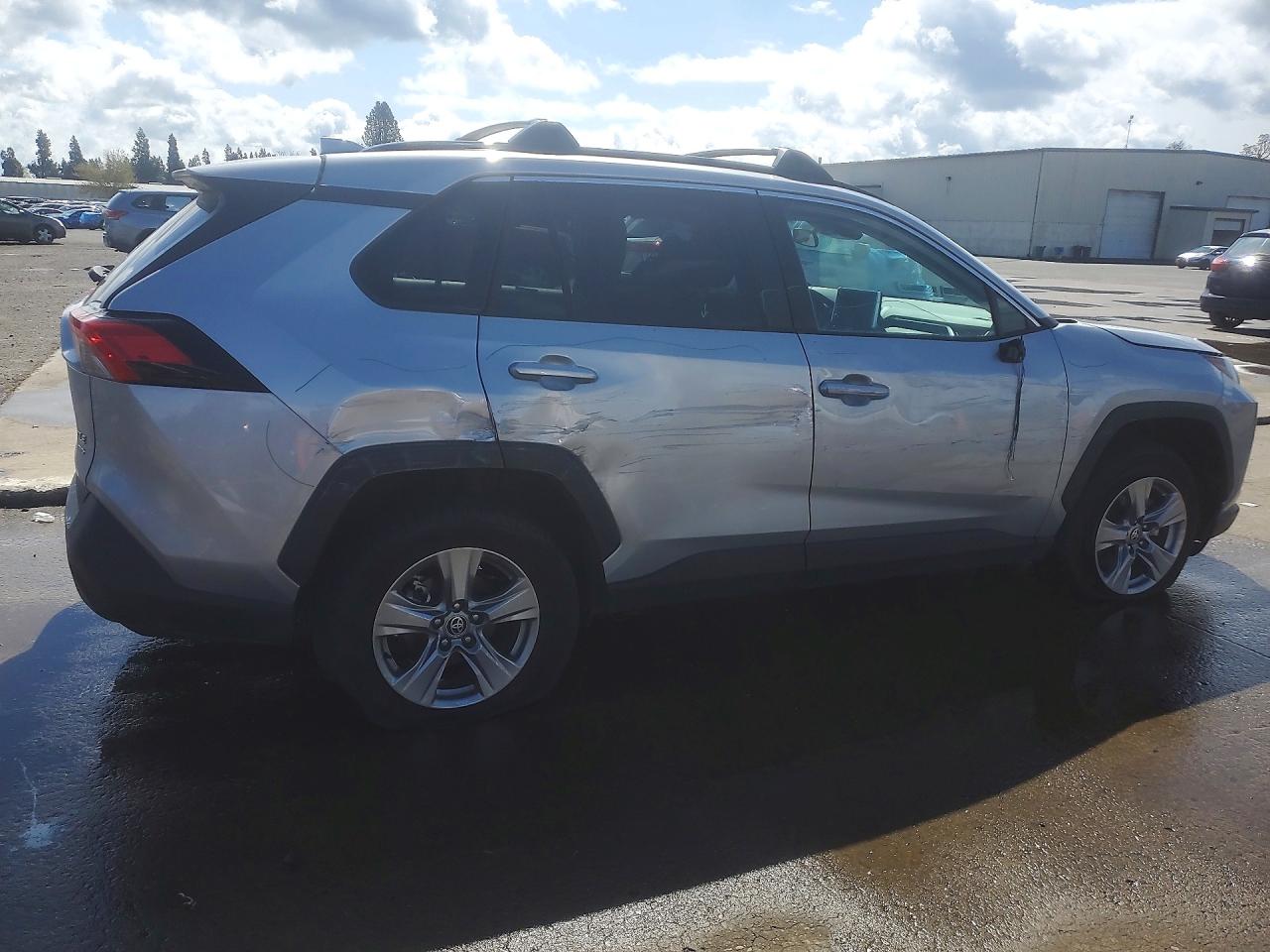 2023 Toyota Rav4 VIN 2T3P1RFV8PW361243 photo 3
