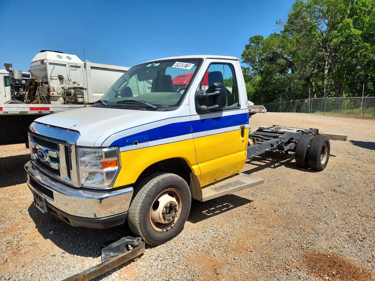 2018 Ford Econoline VIN 1FDXE4FS9JDC23210 photo 1