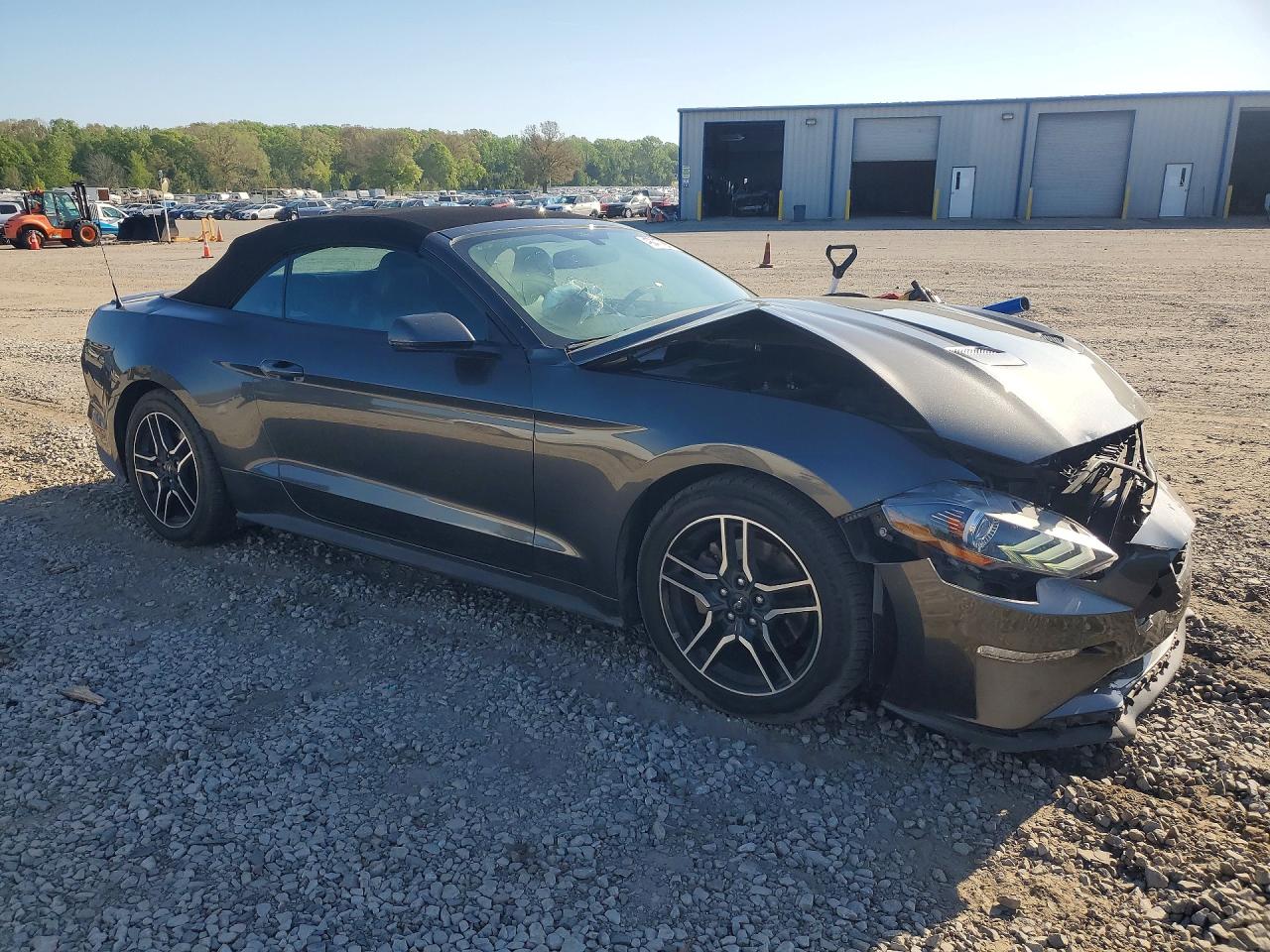 2019 Ford Mustang VIN 1FATP8UH3K5106512 photo 4