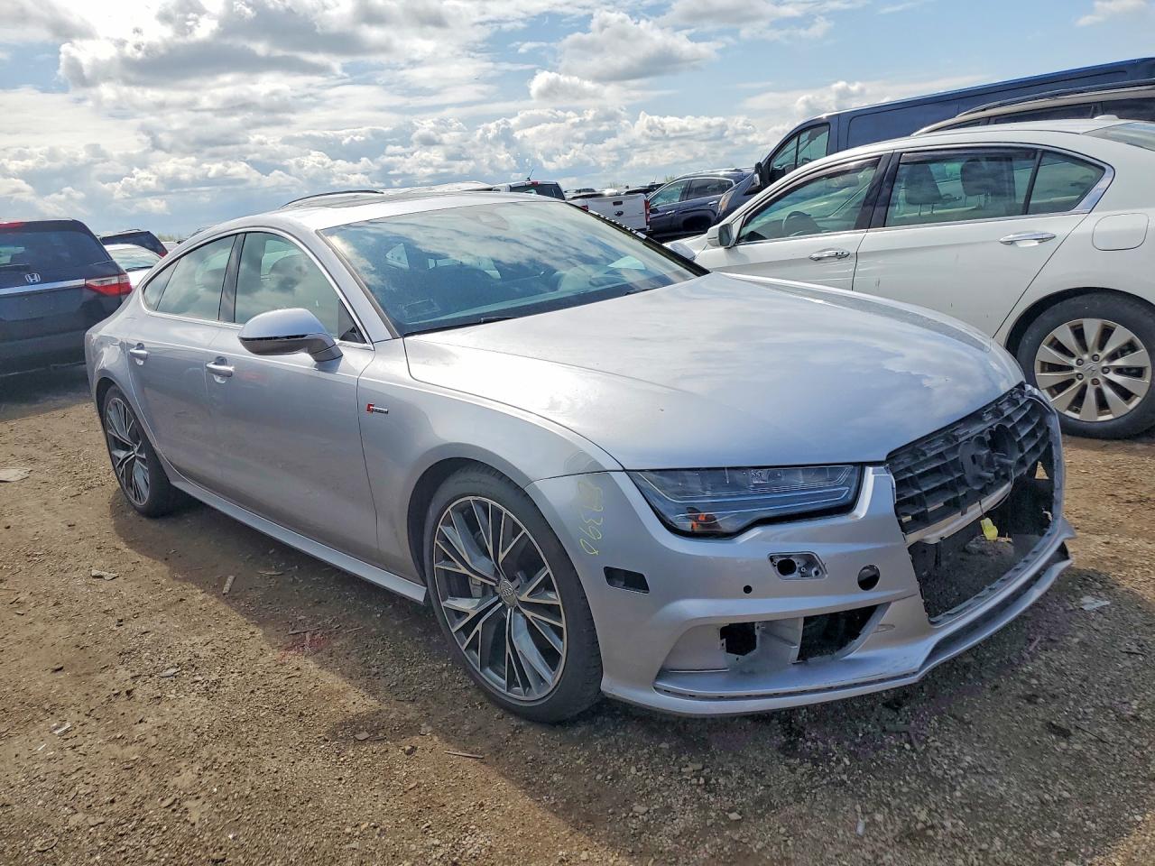 2016 Audi A7 VIN WAU2GAFC1GN132724 photo 4