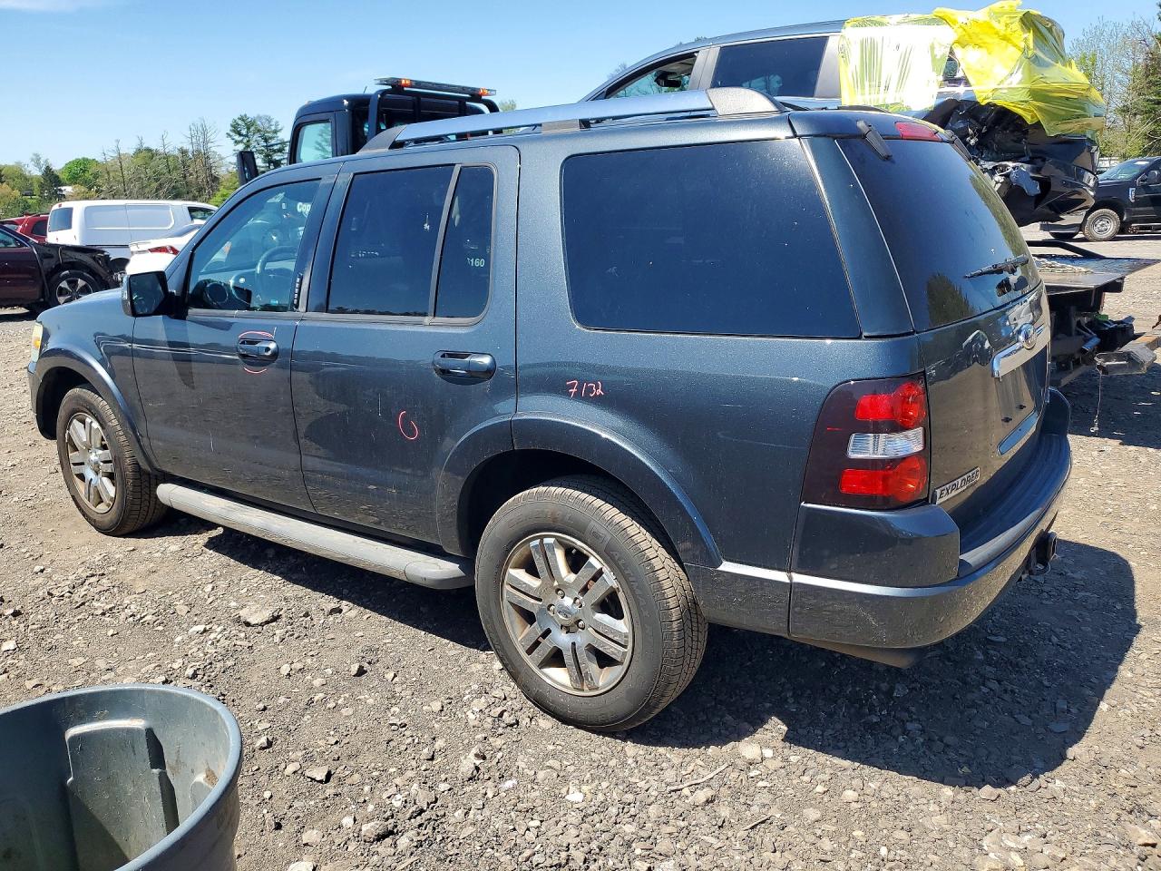 2010 Ford Explorer VIN 1FMEU7FE8AUA95547 photo 2