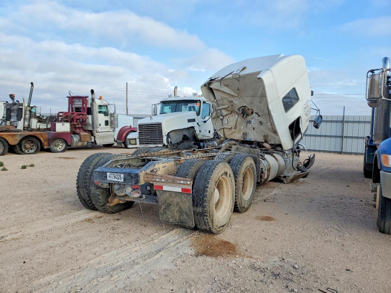 2012 PETERBILT All other VIN 1XPHD49X5CD125117 photo 4