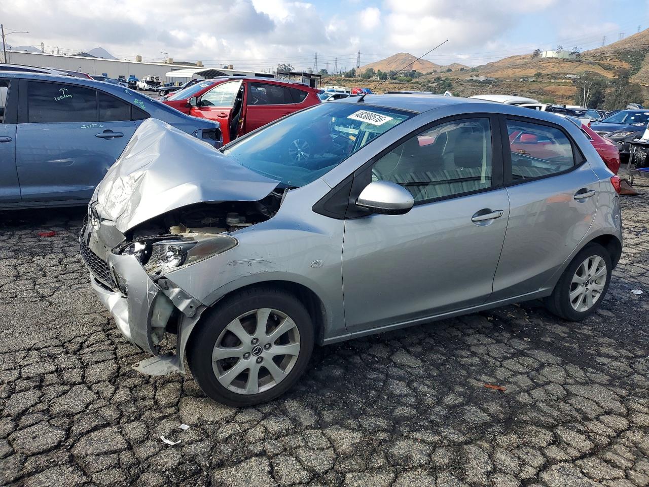 2013 Mazda 2 VIN JM1DE1LY7D0161395 photo 1
