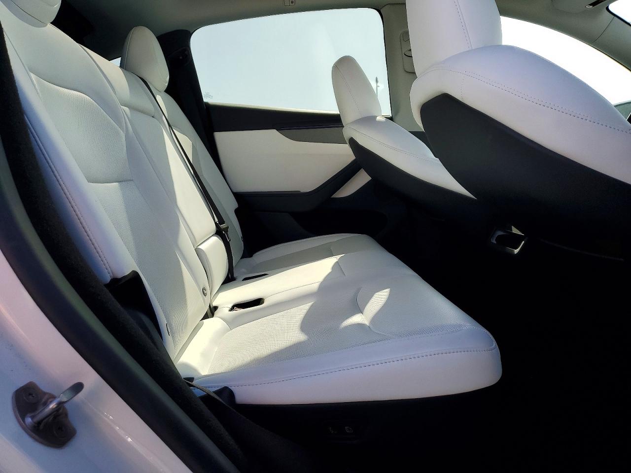2026 Tesla Model y VIN 7SAYGDED7TF528287 photo 10