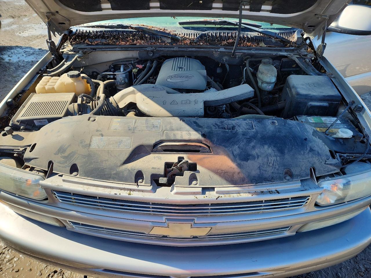 2005 Chevrolet Suburban VIN 3GNFK16ZX5G129003 photo 12
