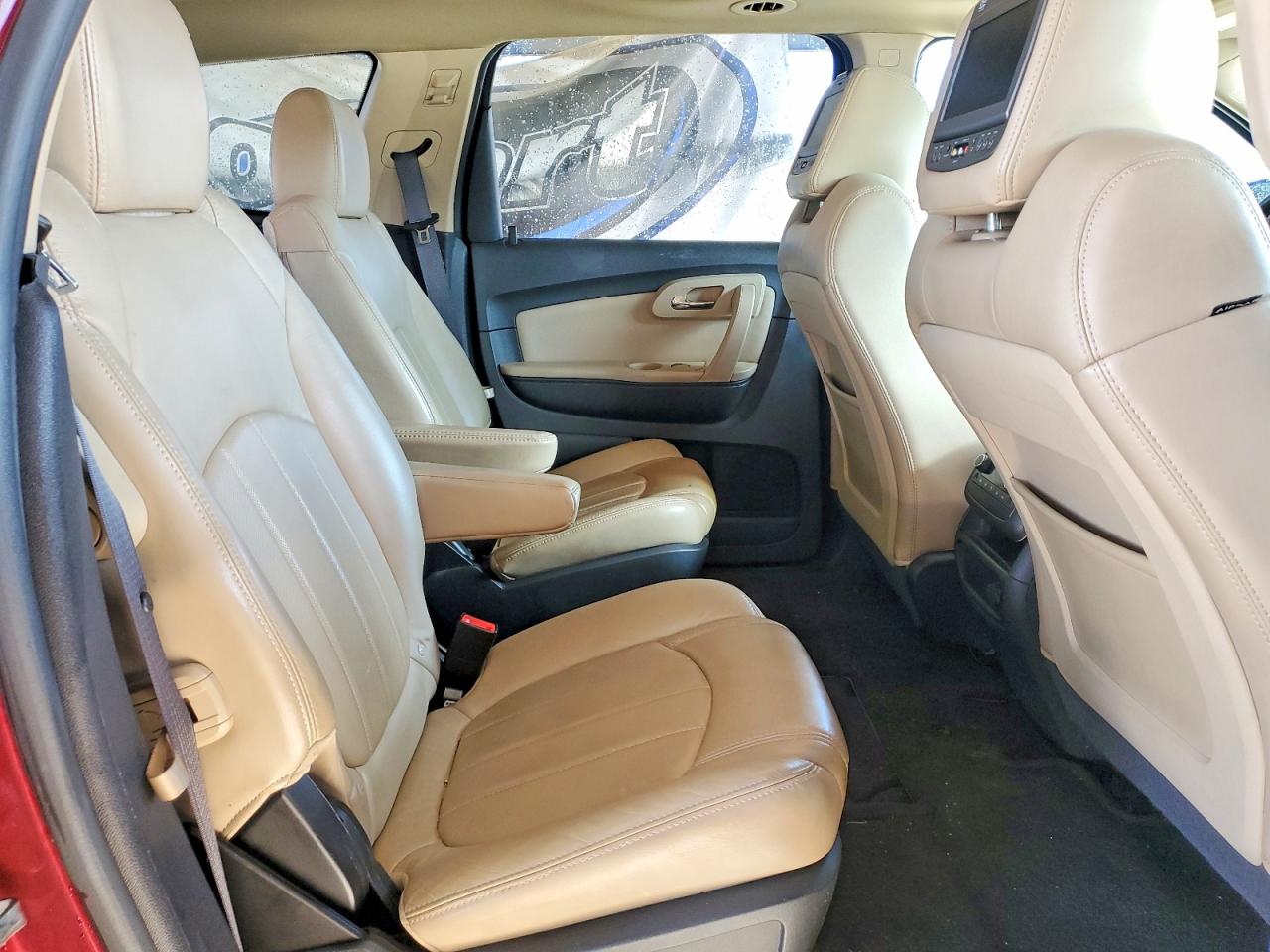 2011 Chevrolet Traverse VIN 1GNKVLED6BJ215149 photo 11