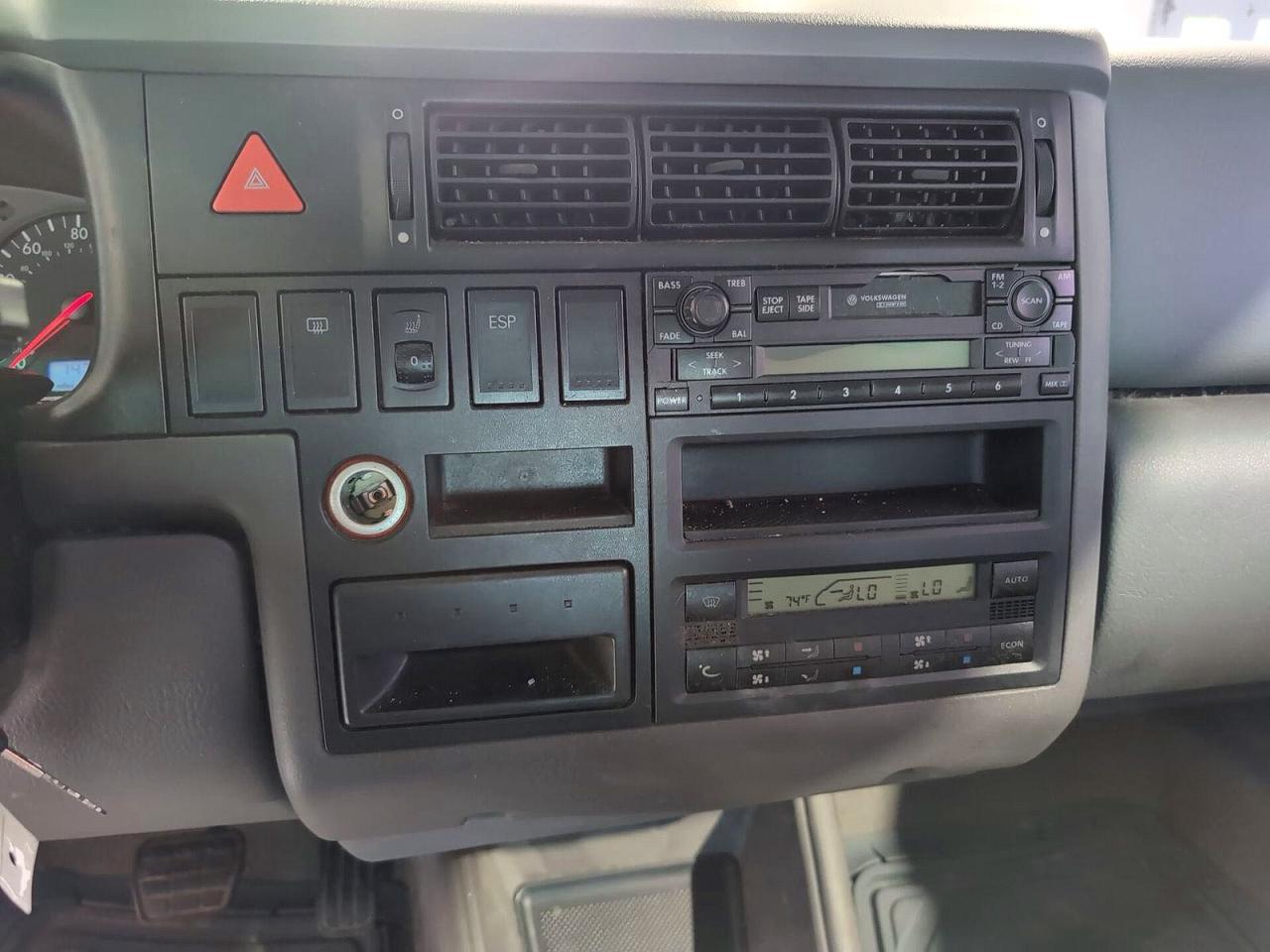2002 Volkswagen Eurovan VIN WV2KB47042H065049 photo 9