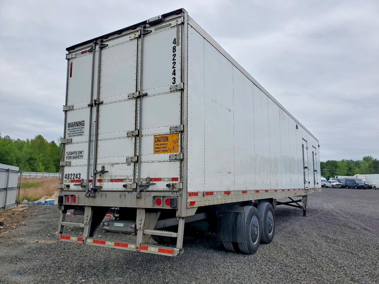 2015 UTILITY All models VIN 1UYVS2482FM408336 photo 4