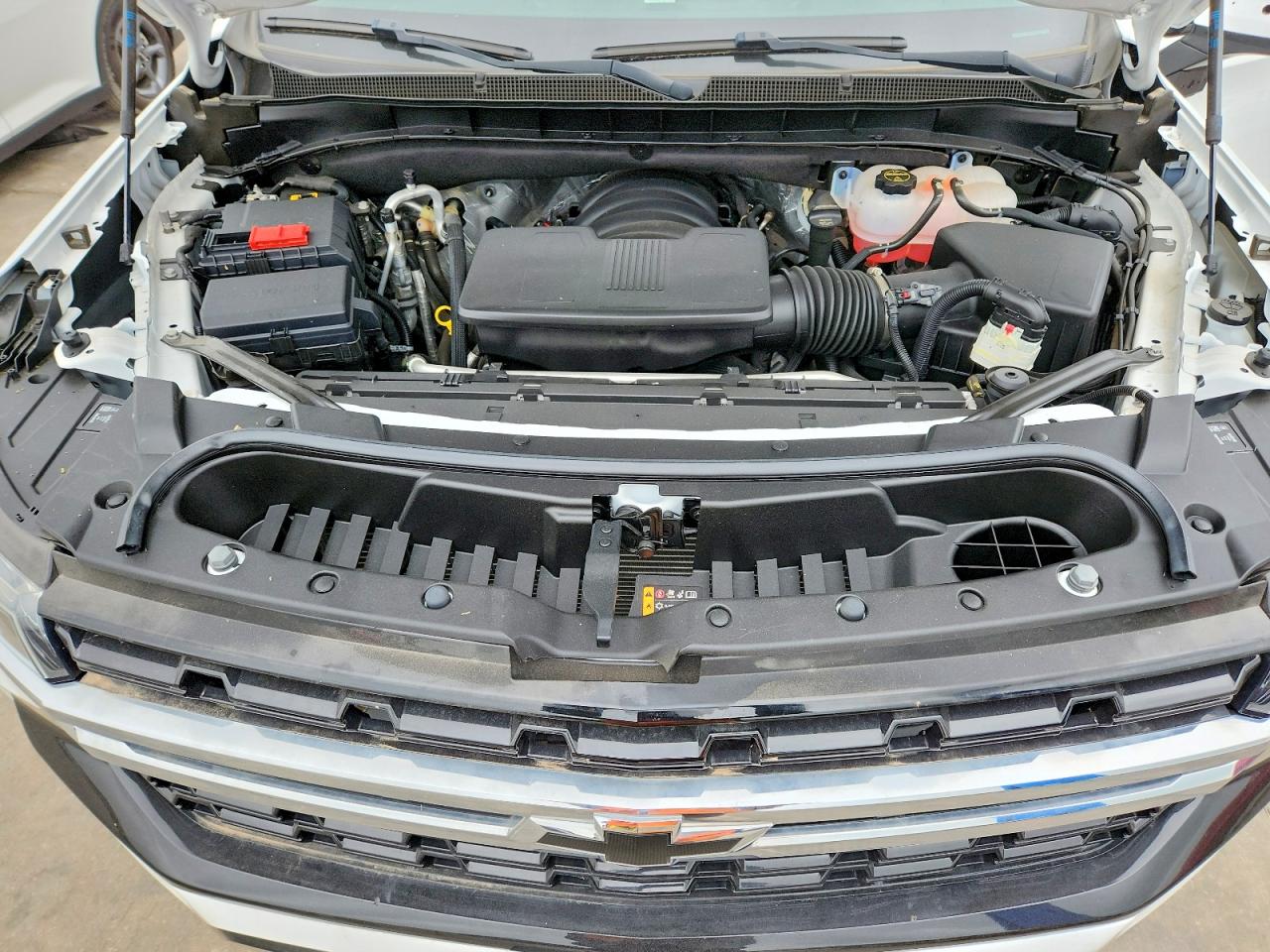 2024 Chevrolet Tahoe VIN 1GNSCLED4RR300623 photo 12