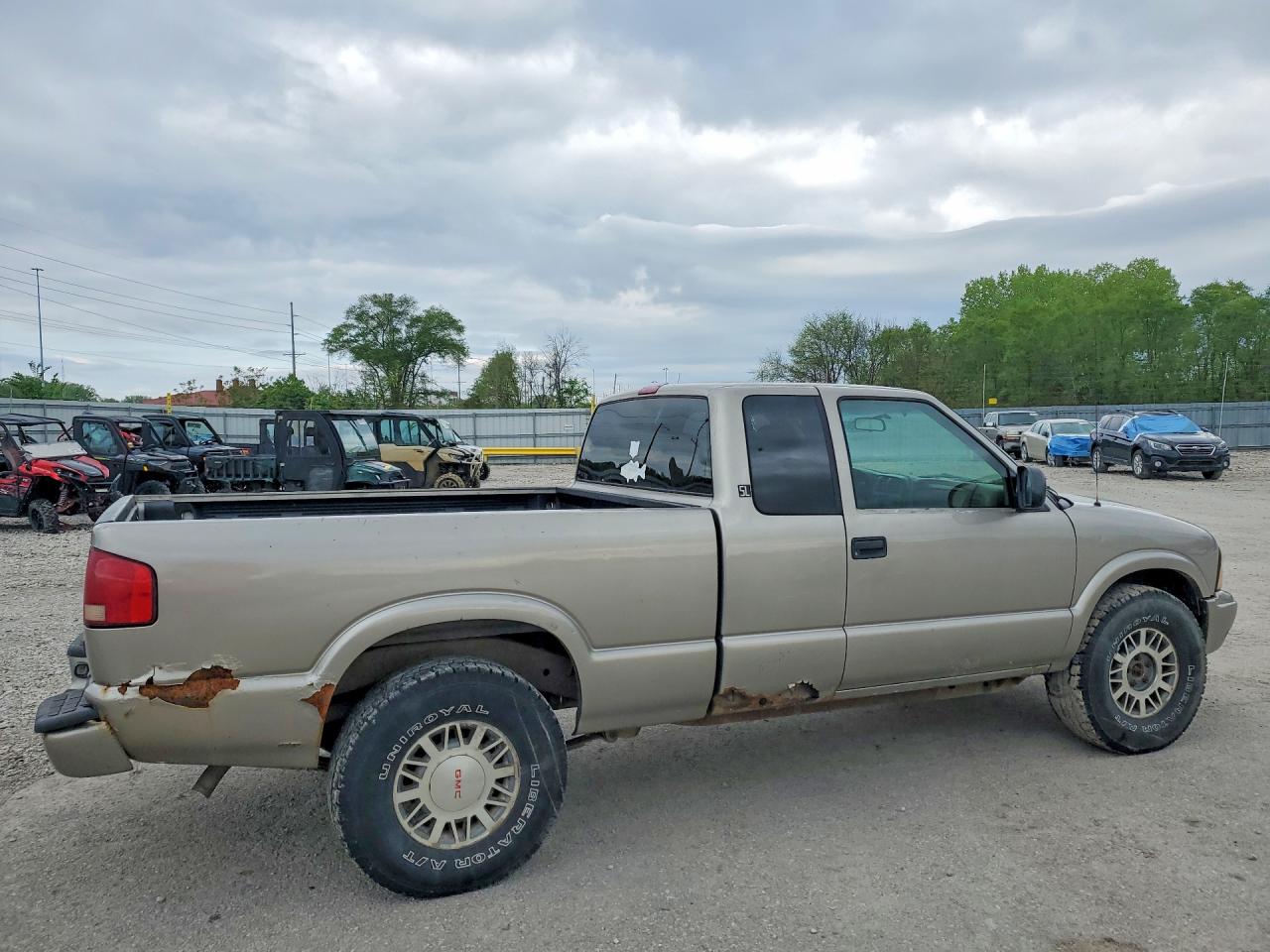 2001 GMC Sonoma VIN 1GTDT19W31K181445 photo 3