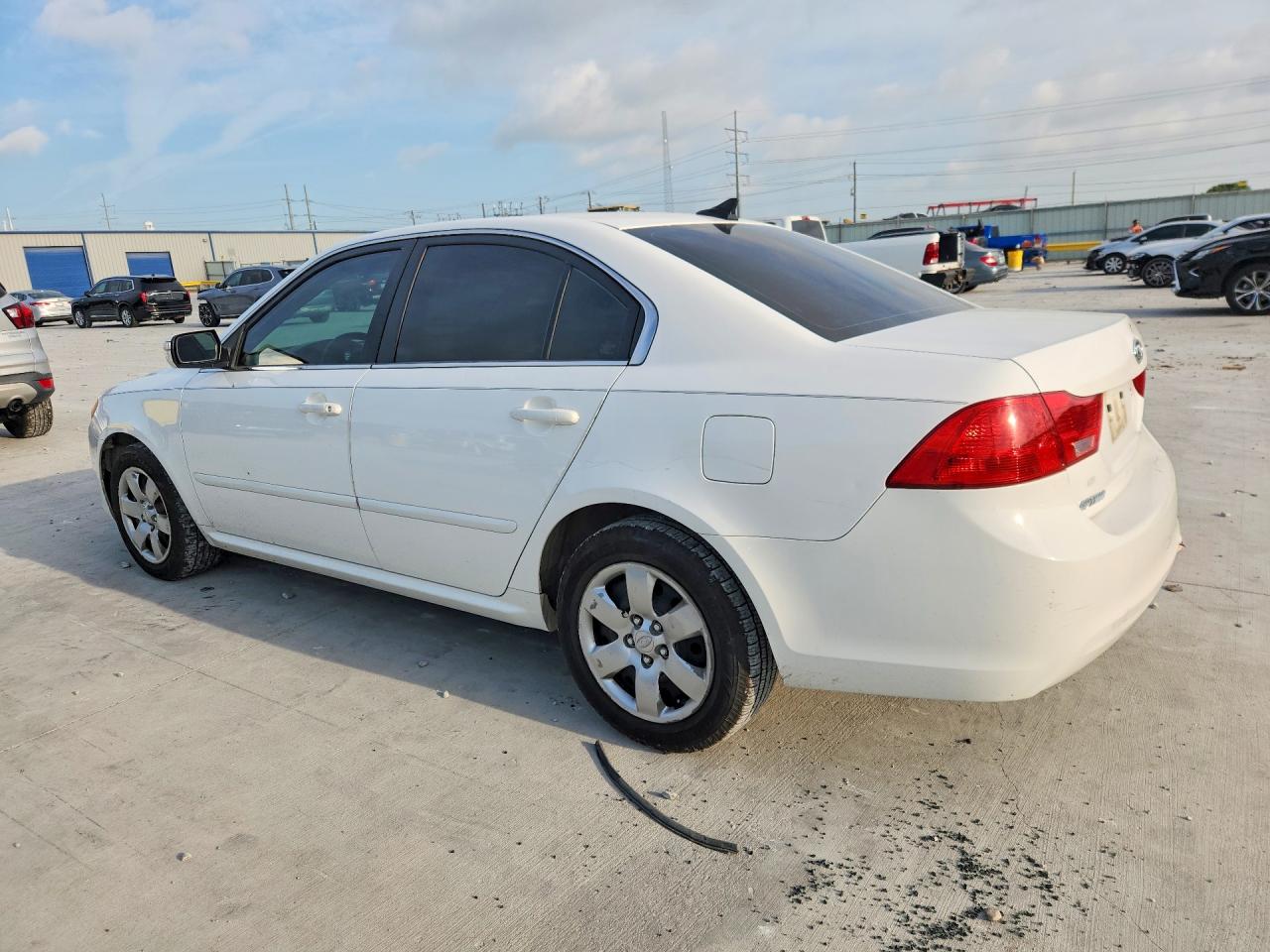 2009 Kia Optima VIN KNAGE228595360330 photo 2