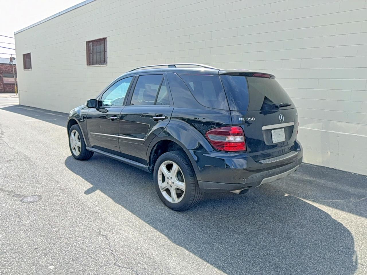 2008 Mercedes-Benz M-class VIN 4JGBB86E98A356324 photo 3