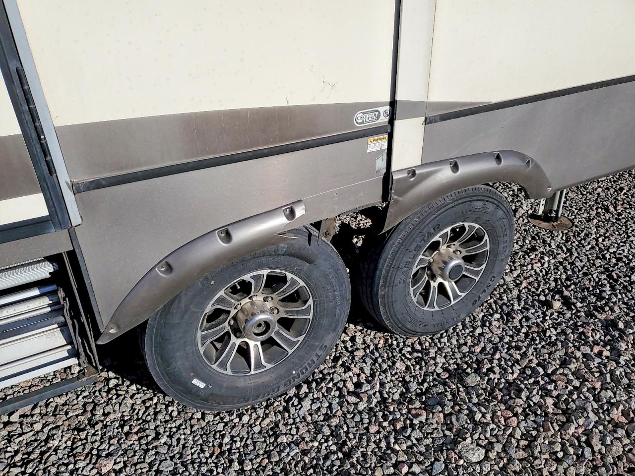 2017 KEYSTONE Trailer VIN 4YDF37129H4700028 photo 7