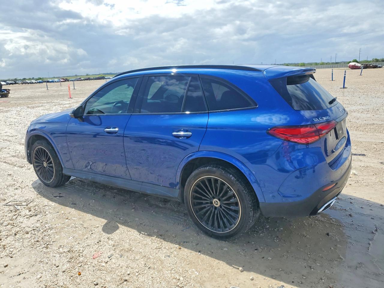2023 Mercedes-Benz Glc class VIN W1NKM4HB6PU013129 photo 2