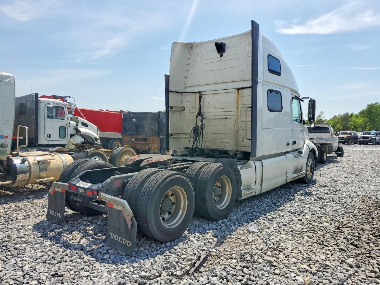 2020 Volvo Vn VIN 4V4NC9EH1LN226429 photo 4