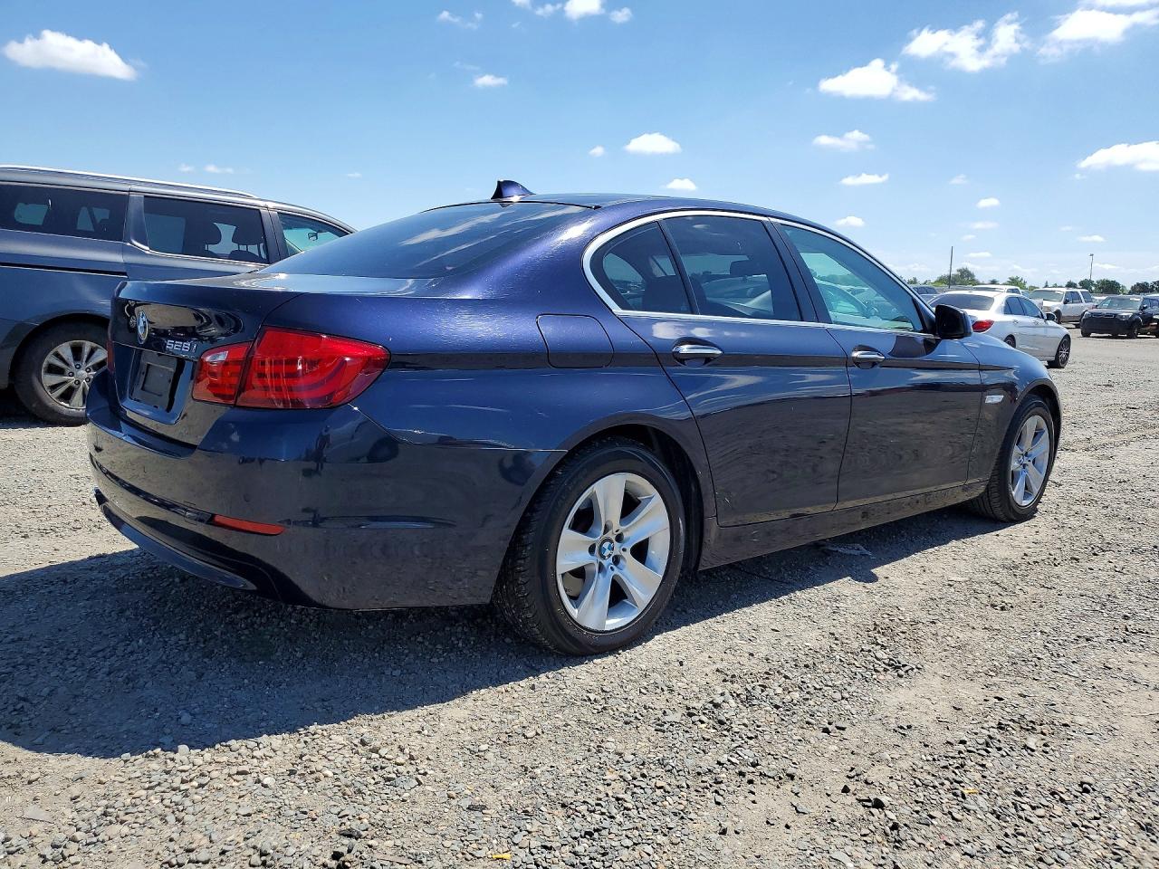 2012 BMW 5 series VIN WBAXG5C55CDX01867 photo 3
