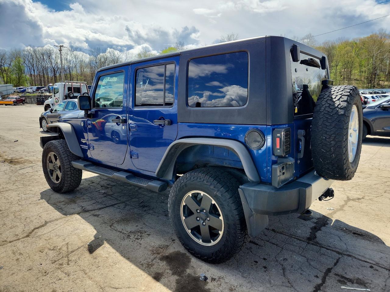2009 Jeep Wrangler / VIN 1J8GA59199L715254 photo 2