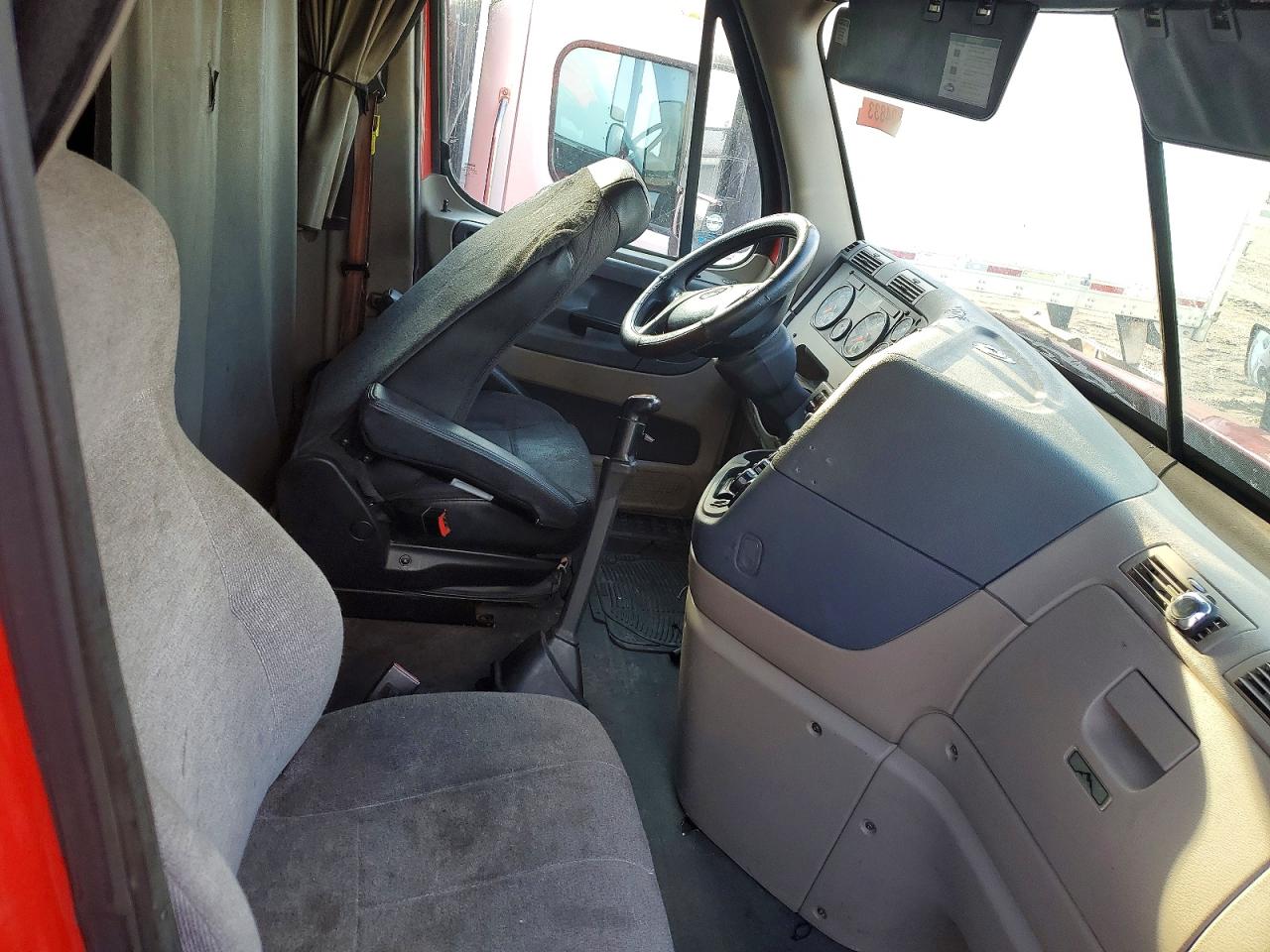 2017 FREIGHTLINER All other VIN 1FUJGLDR3HLHX2511 photo 5