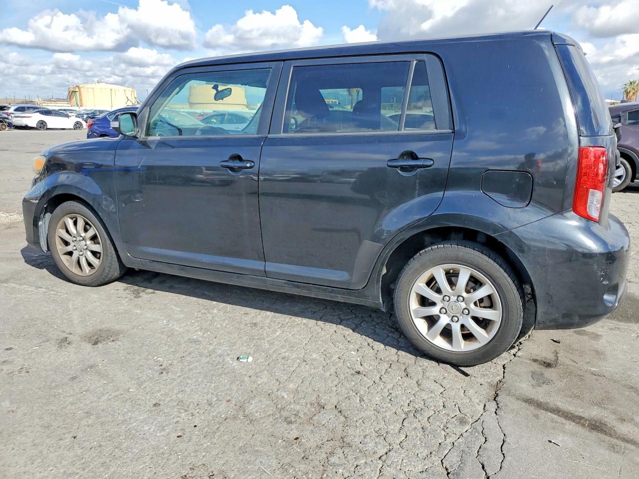 2013 Scion Xb VIN JTLZE4FEXDJ040478 photo 2