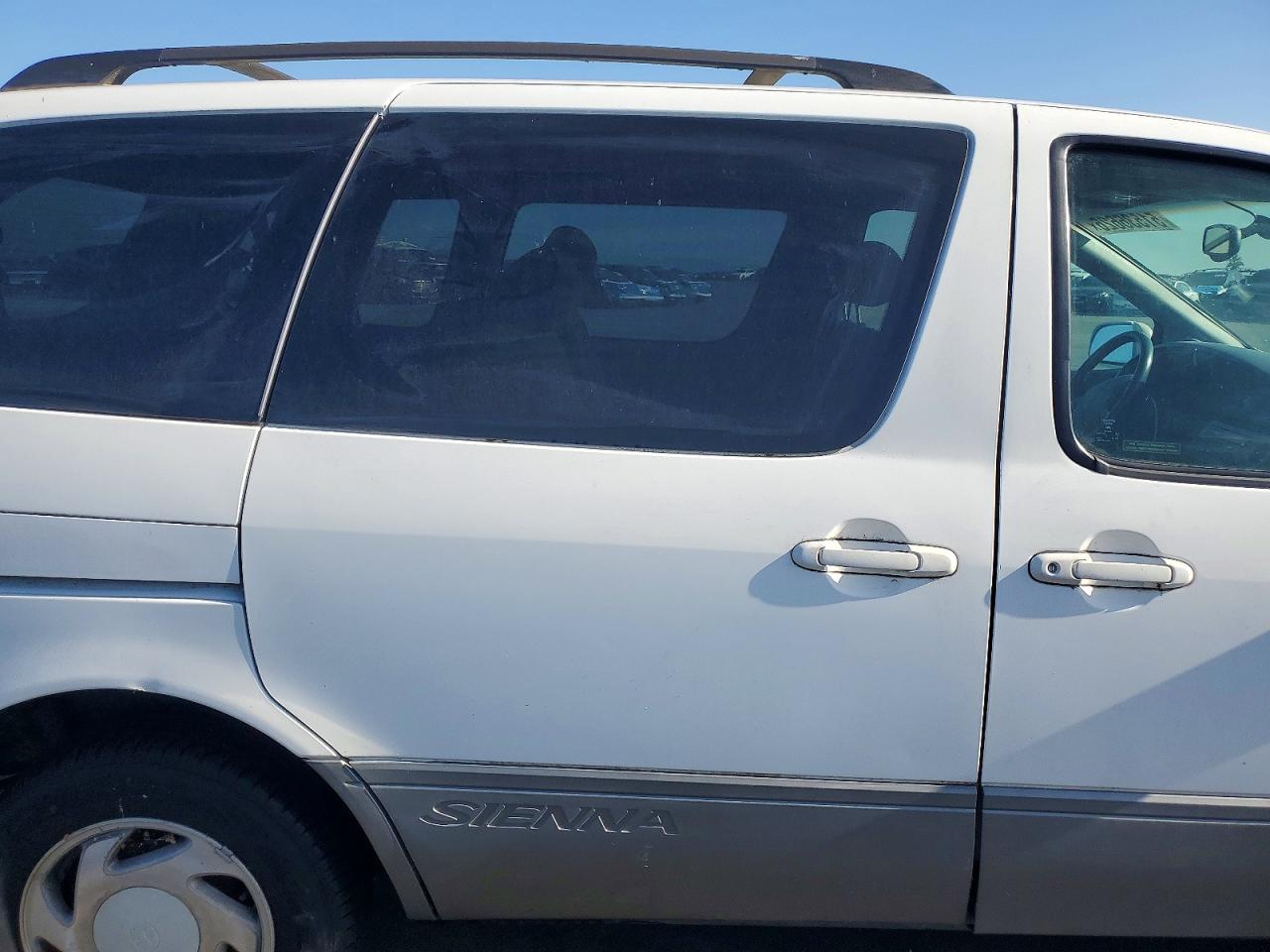 2003 Toyota Sienna VIN 4T3ZF13C83U518231 photo 11
