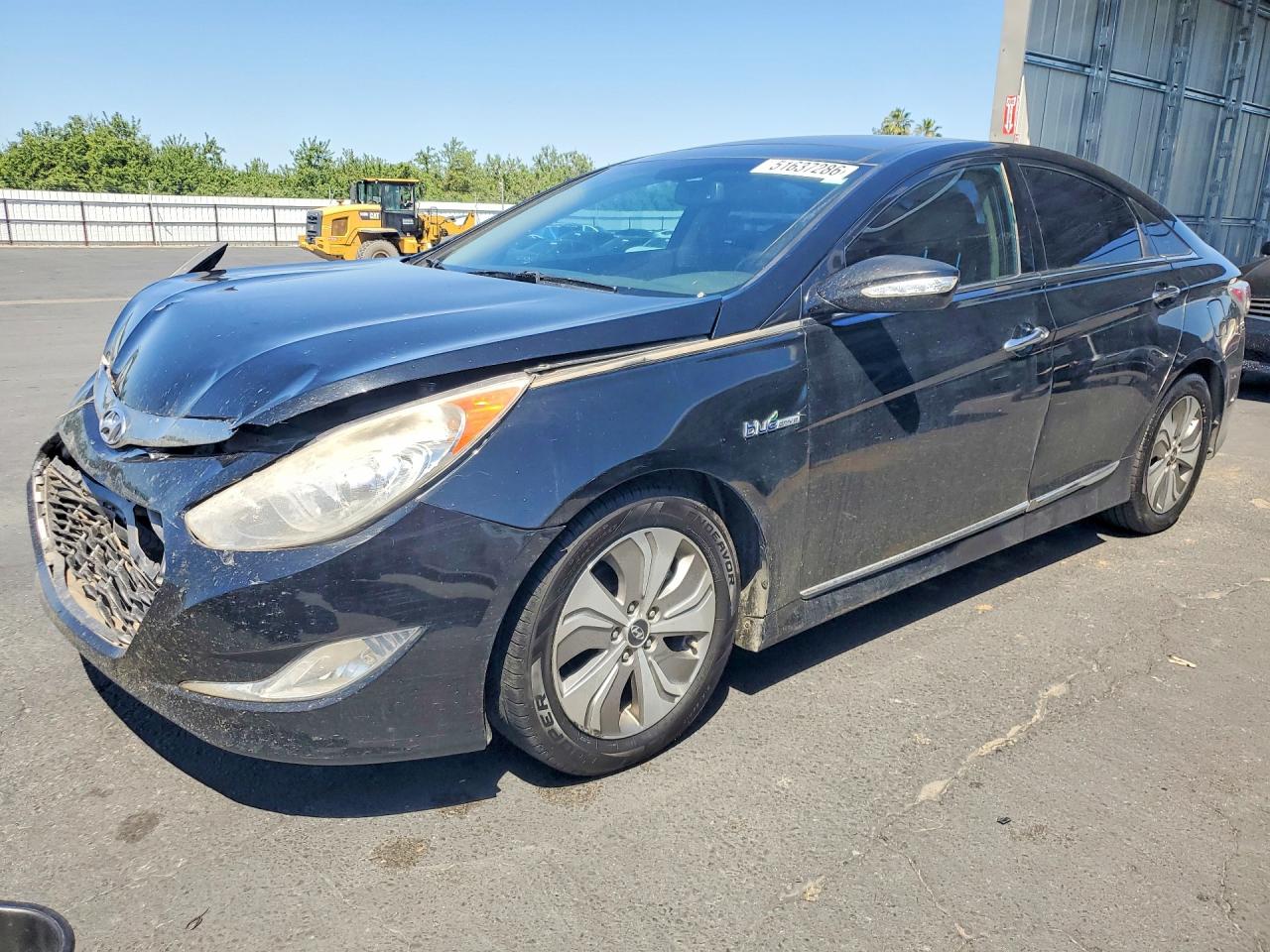 2015 Hyundai Sonata VIN KMHEC4A48FA135571 photo 1