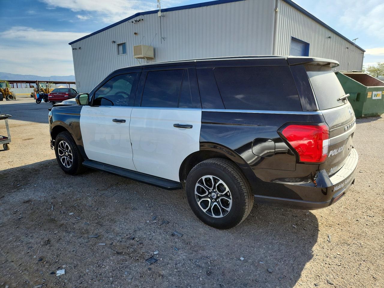 2024 Ford Expedition VIN 1FMJU1G88REB08646 photo 2