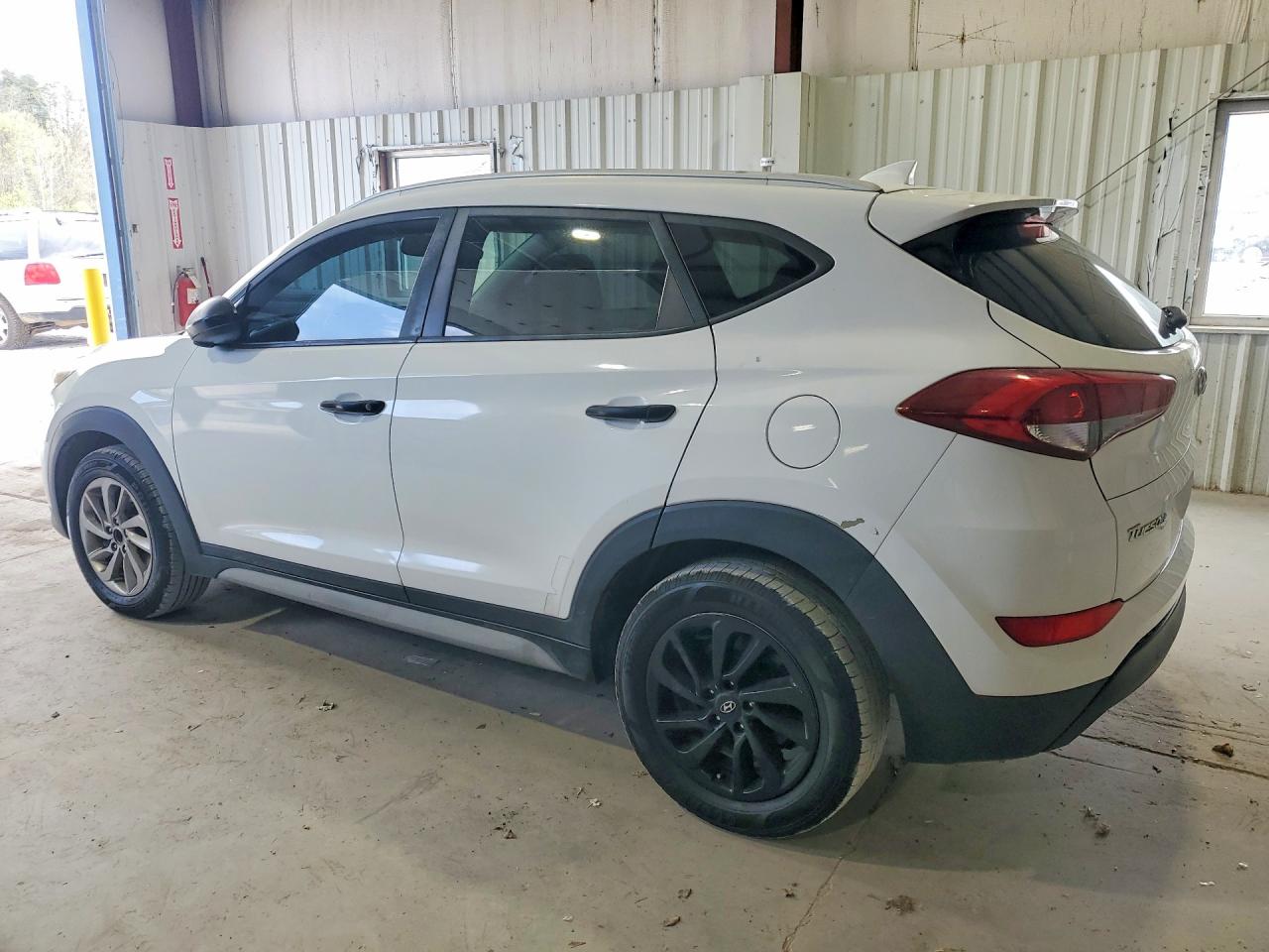 2018 HYUNDAI Tucson VIN KM8J3CA48JU615478 photo 2