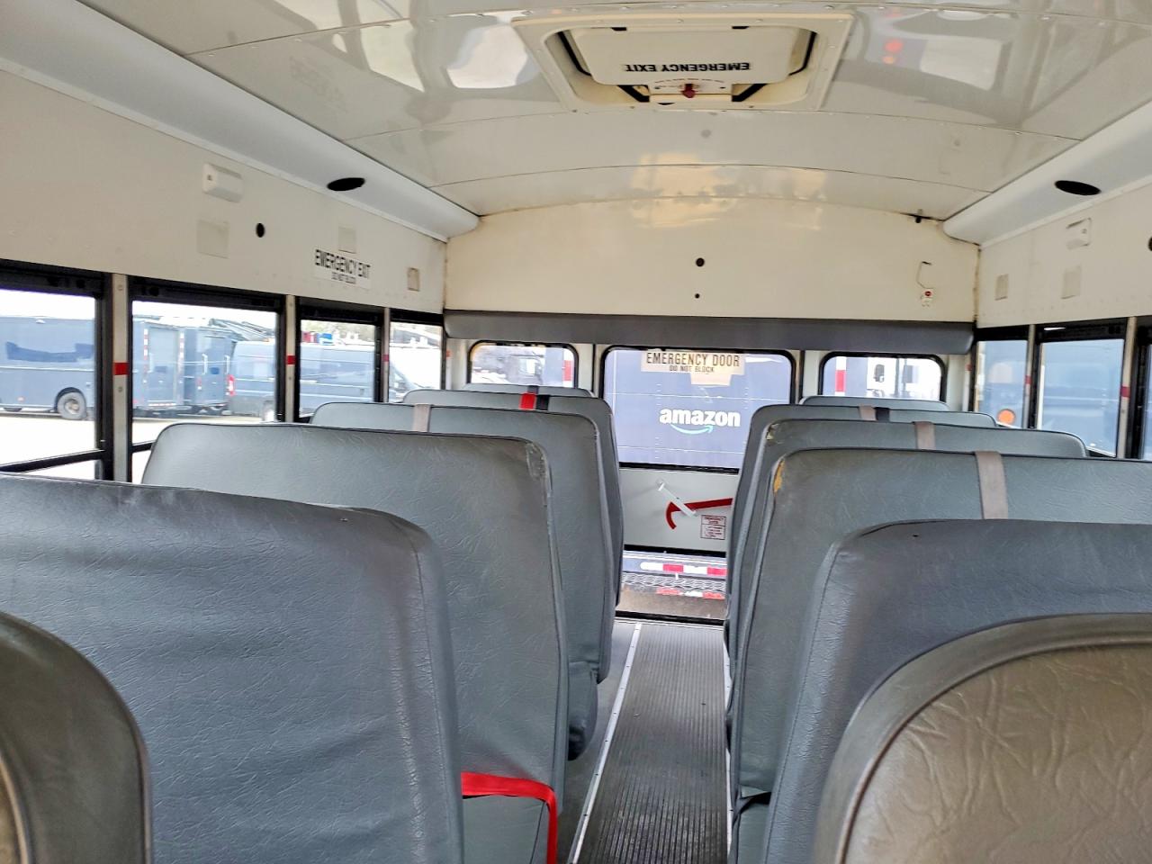 2010 THOMAS Express VIN 1GB6G2A66A1134306 photo 6