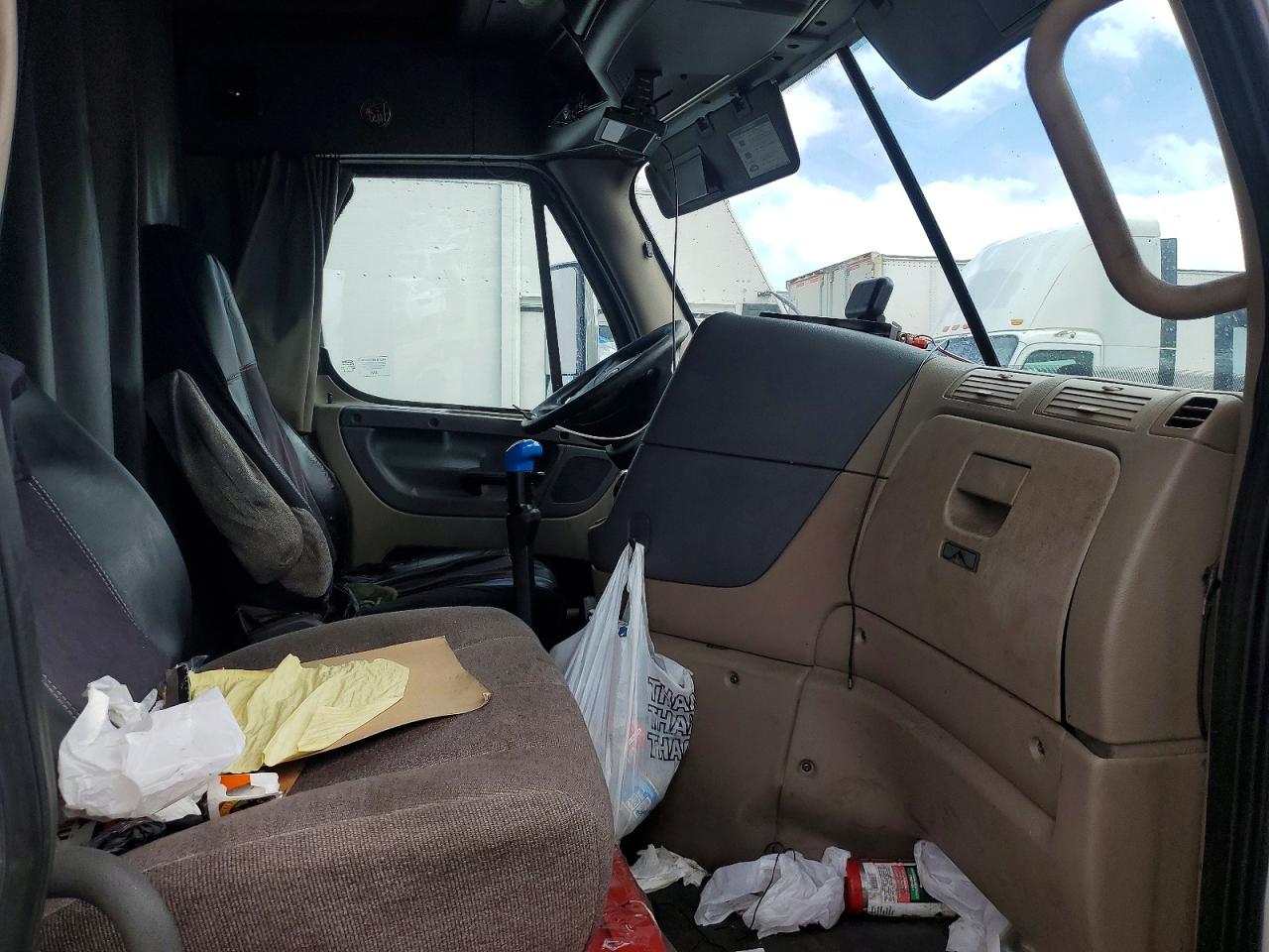 2016 FREIGHTLINER All other VIN 3AKJGLBGXGSGX2717 photo 5