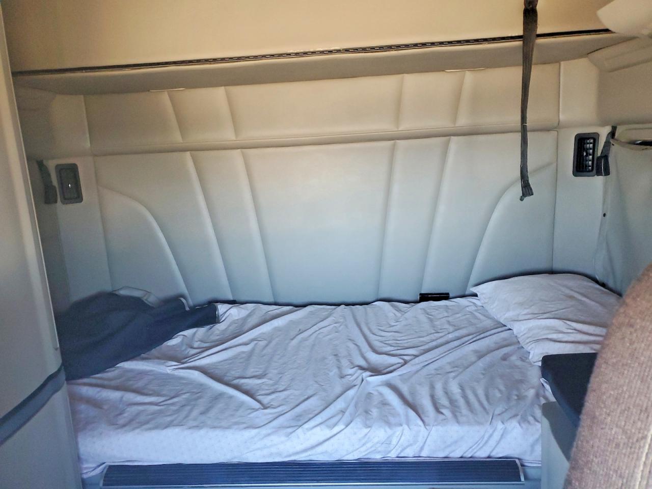 2019 PETERBILT All other VIN 1XPBDP9X7KD613104 photo 6