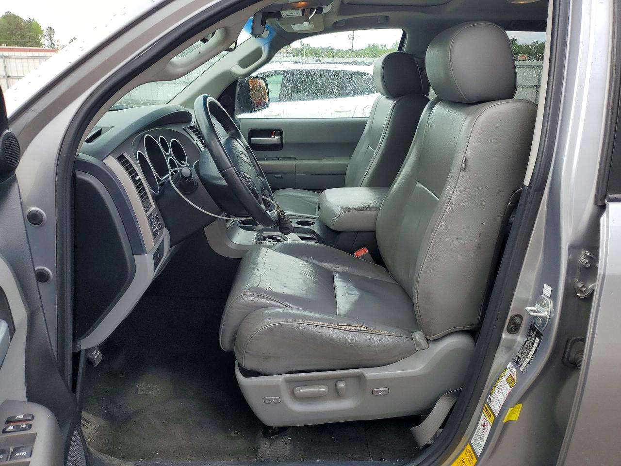 2013 Toyota Sequoia VIN 5TDKY5G19DS045552 photo 7