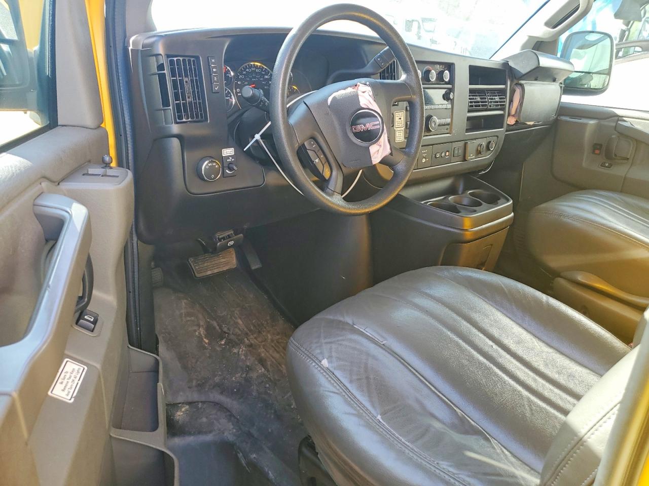 2022 GMC Savana VIN 1GD07RFP5N1161235 photo 8