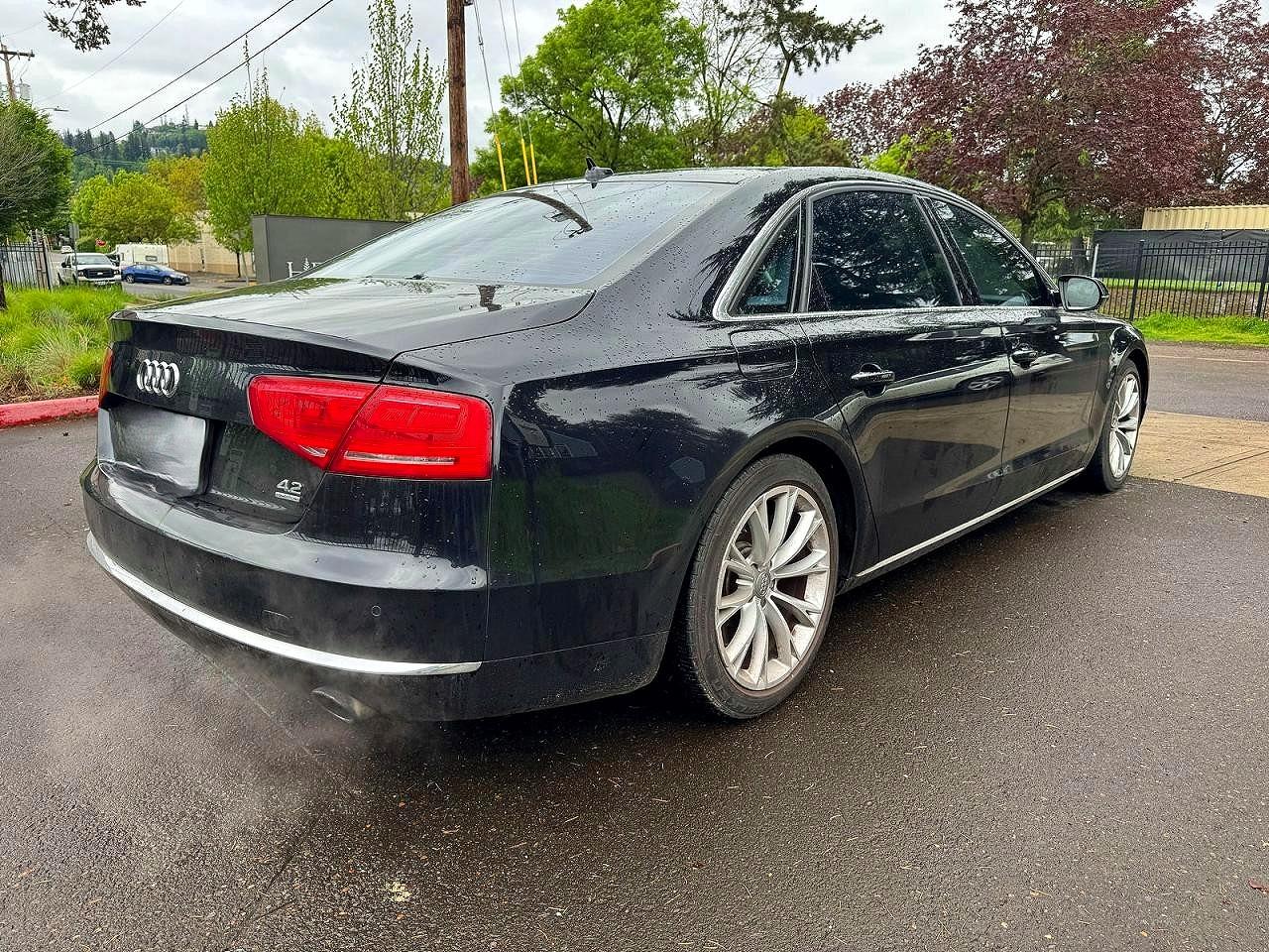 2011 Audi A8 VIN WAURVAFD2BN024120 photo 4