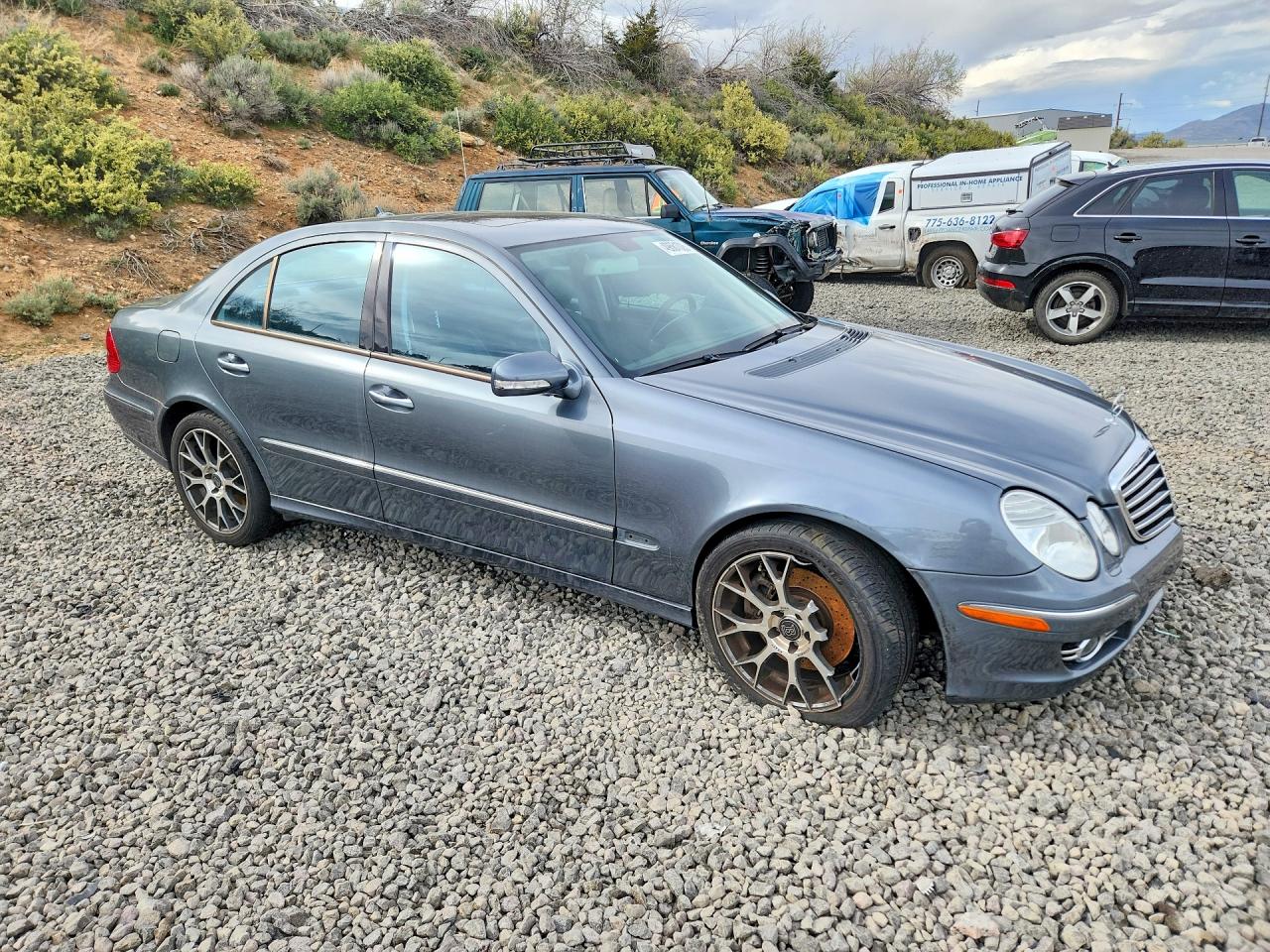 2008 Mercedes-Benz E-class VIN WDBUF87X88B305925 photo 4