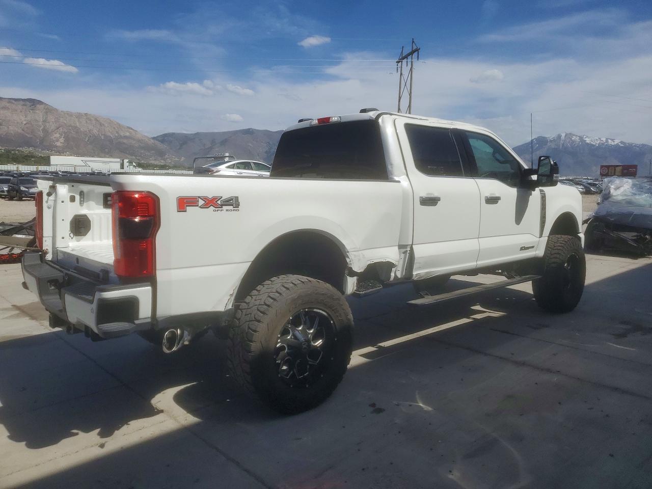 2024 Ford F350 VIN 1FT8W3BT6REF94393 photo 3