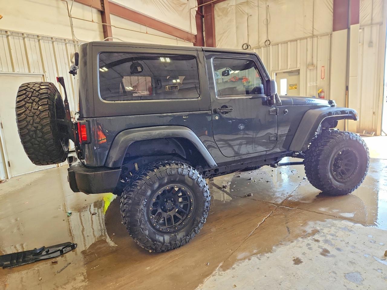 2016 Jeep Wrangler / VIN 1C4AJWAG4GL339210 photo 3