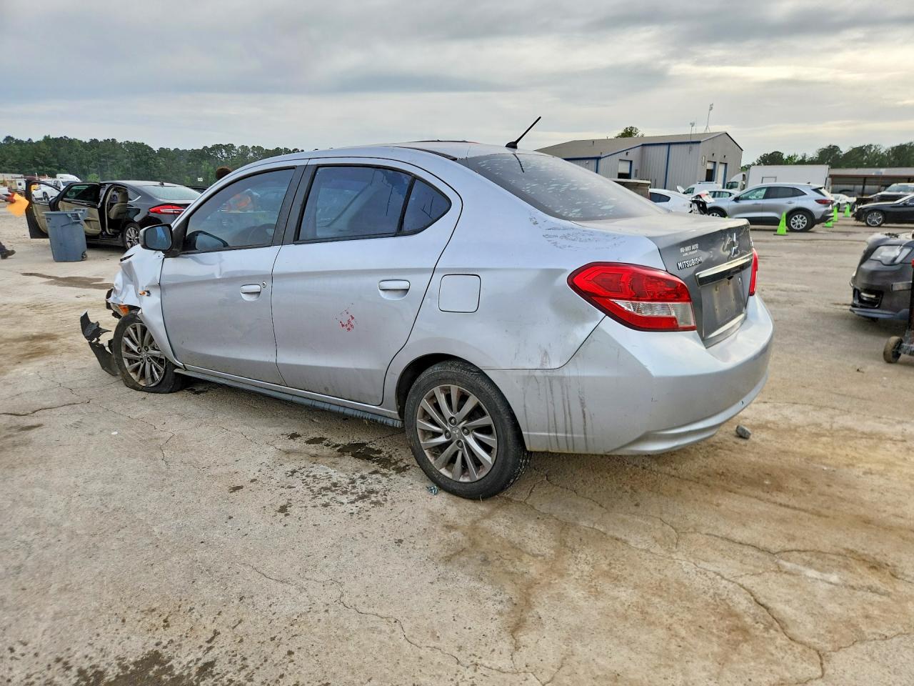 2019 Mitsubishi Mirage VIN ML32F3FJ1KHF10523 photo 2